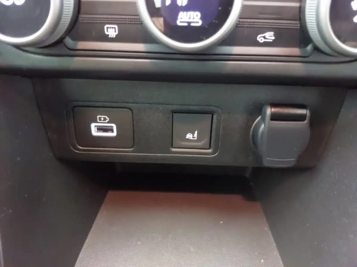 2023-dacia-sandero-stepway-10-tce-essential-90bhp-big-17