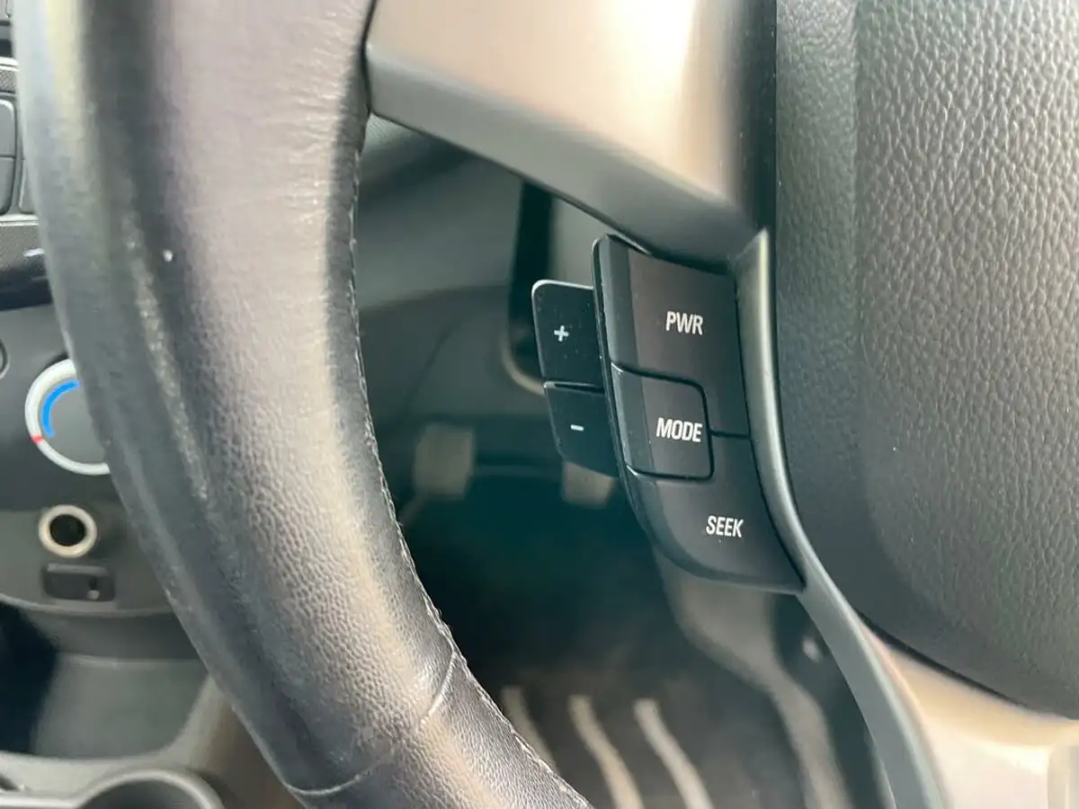 2013-chevrolet-spark-12-ltz-big-31