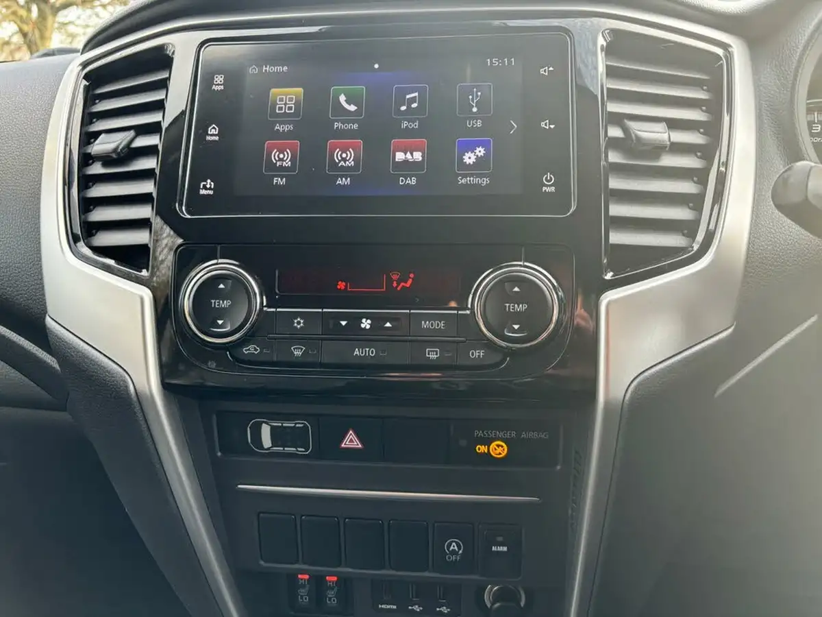 2021-mitsubishi-l200-22di-d-barbarian-auto-big-11