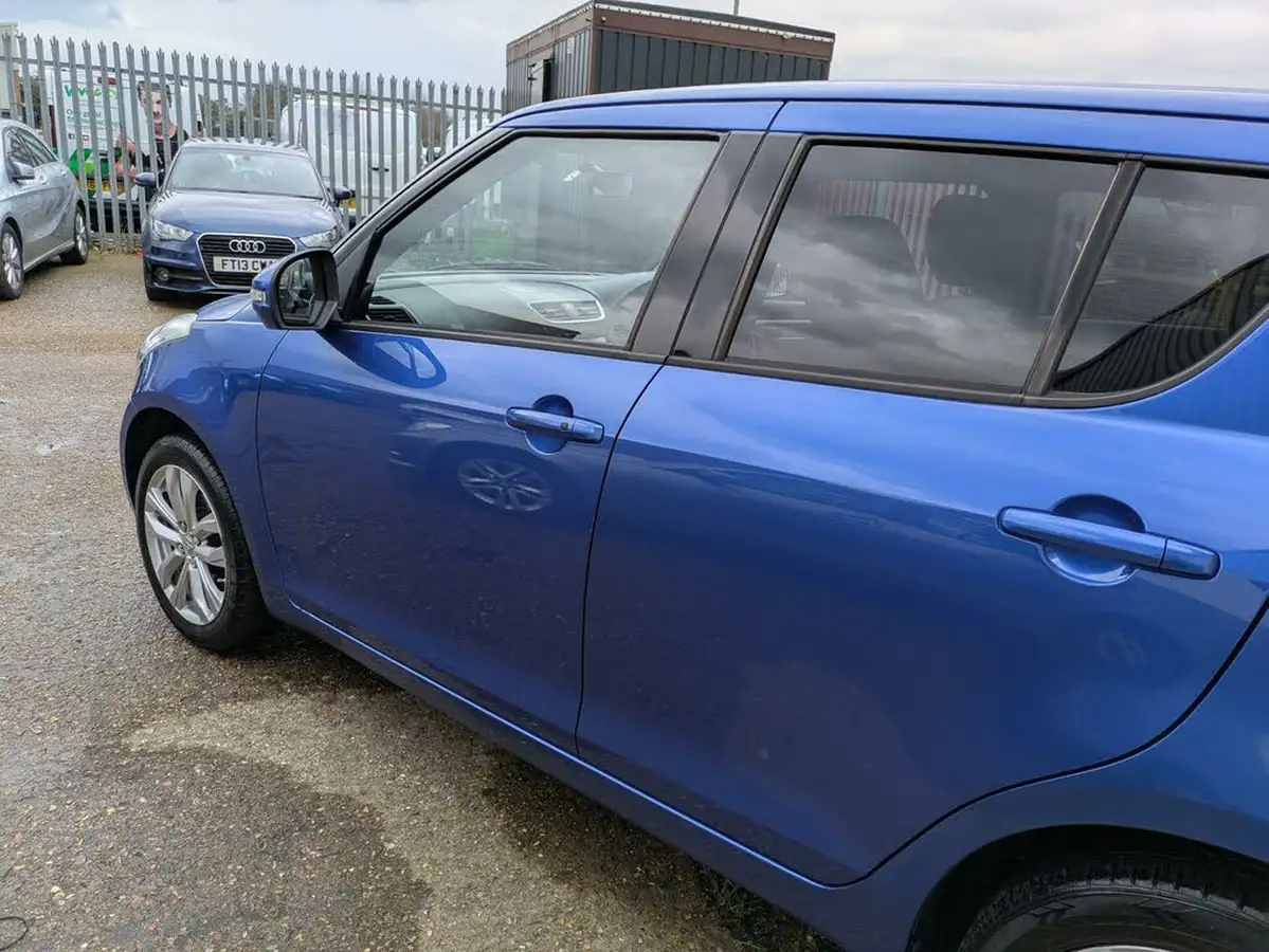 2015-suzuki-swift-12-sz4-94ps-nav-5d-big-10