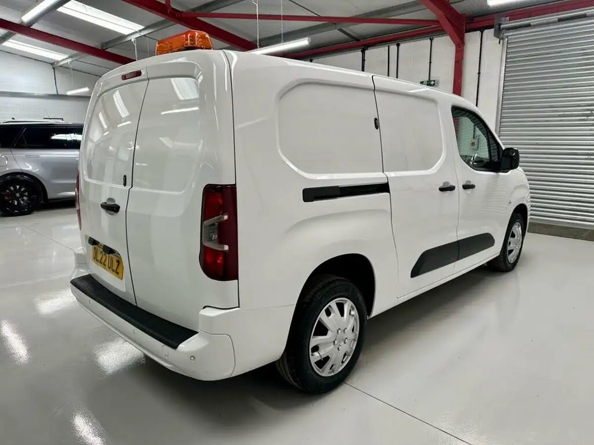 2022-vauxhall-combo-15cdti-sportive-2300-100pseu6d-l2h1-big-3