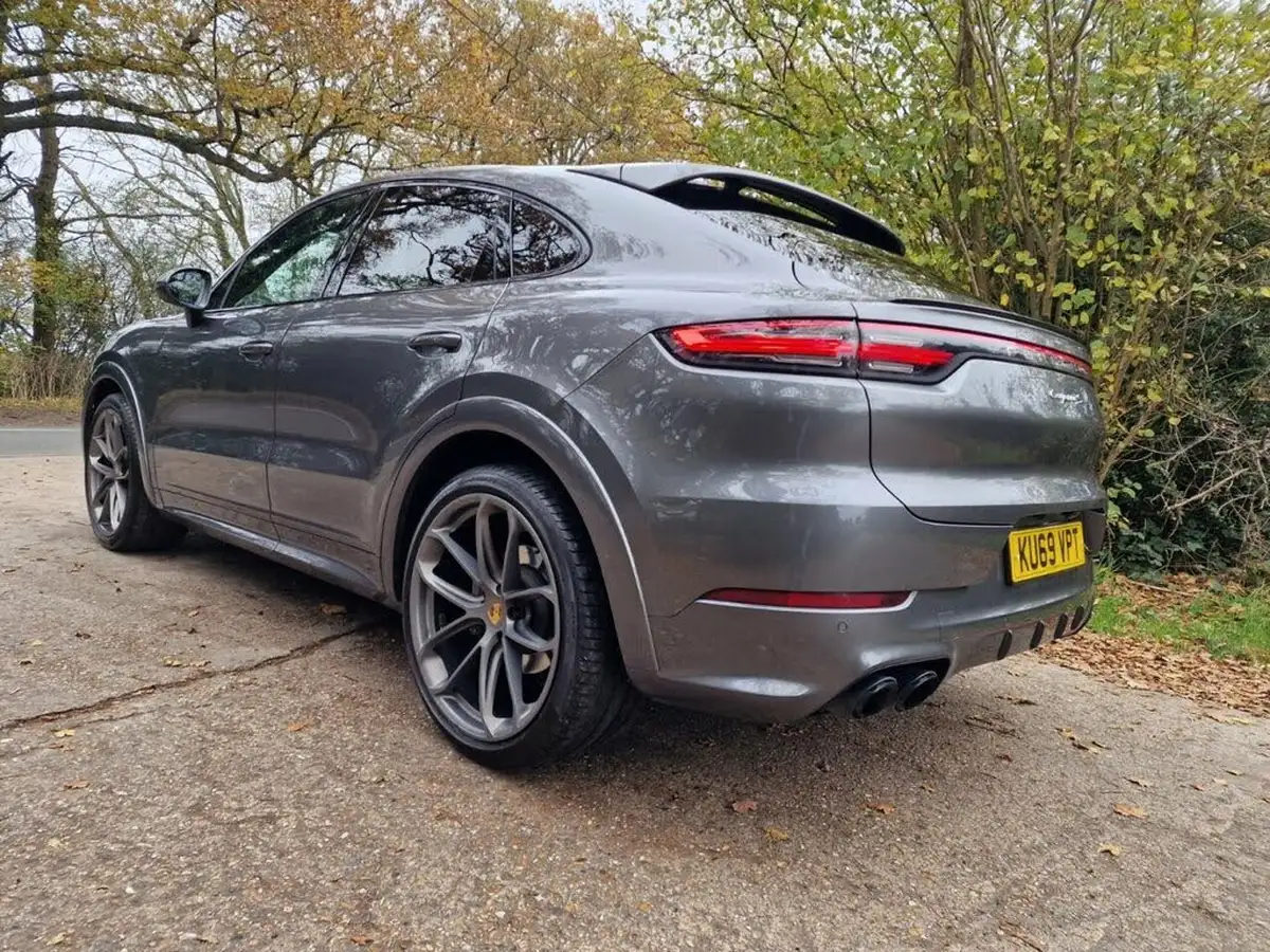 2019-porsche-cayenne-30-v6-s-big-19