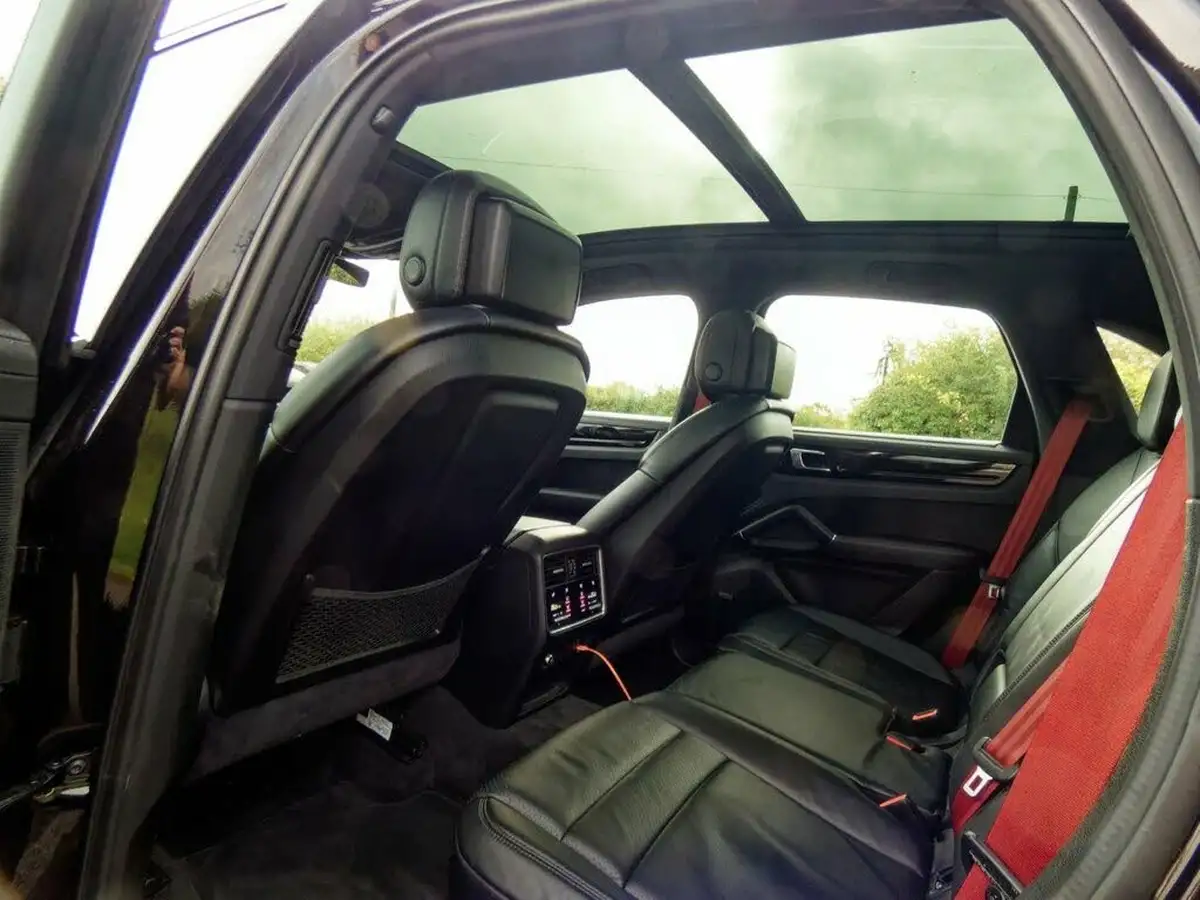 2018-porsche-cayenne-30-v6-big-27