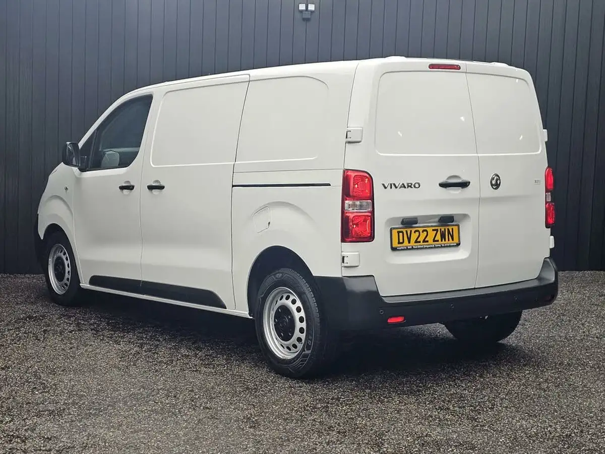 2022-vauxhall-vivaro-15td-2900-l1h1-dynamic-big-2