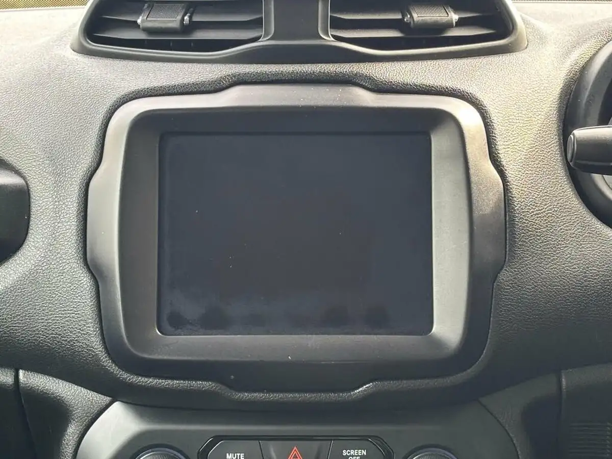 2019-jeep-renegade-10-gse-longitude-big-16