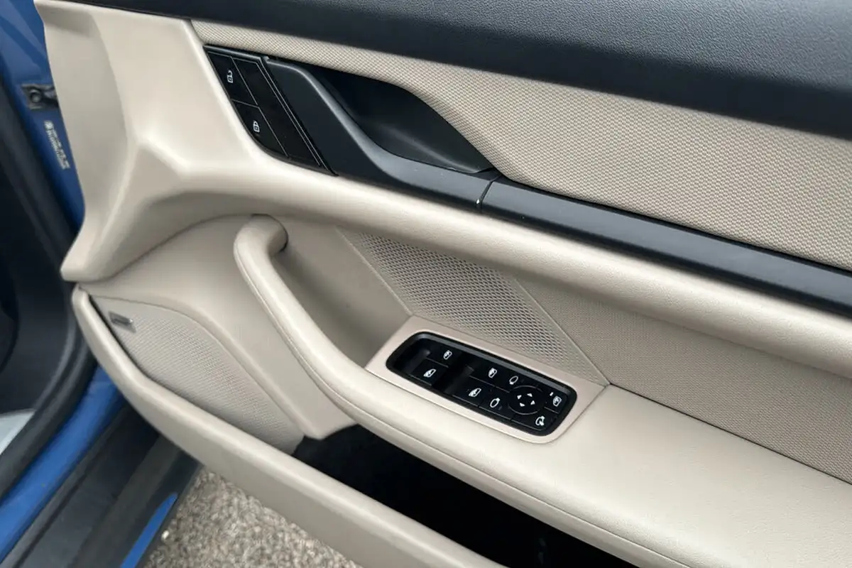 2021-porsche-taycan-e-4s-571ps-performance-battery-plus-big-49