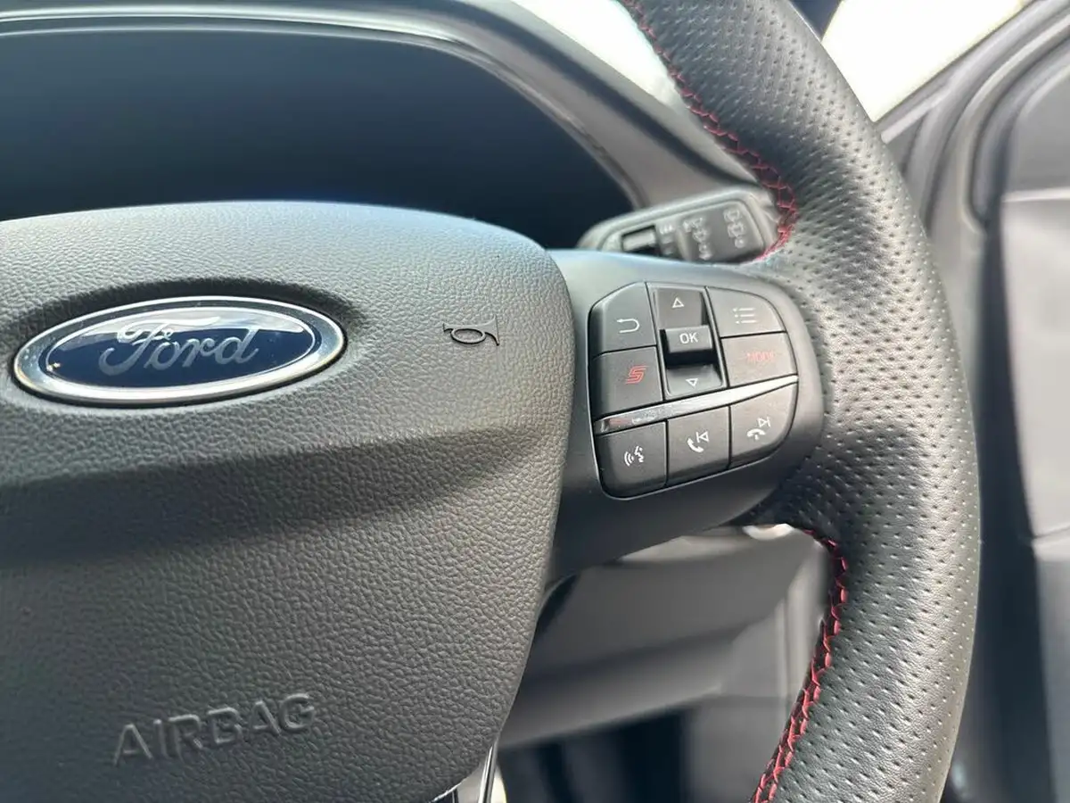 2022-ford-focus-23t-st-hatchback-auto-big-26