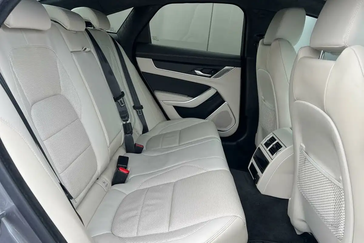 2024-jaguar-xf-20-d200-r-dynamic-hse-black-saloon-4d-big-18