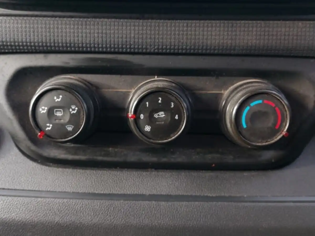 2022-renault-trafic-20dci-sl28-130-business-big-15