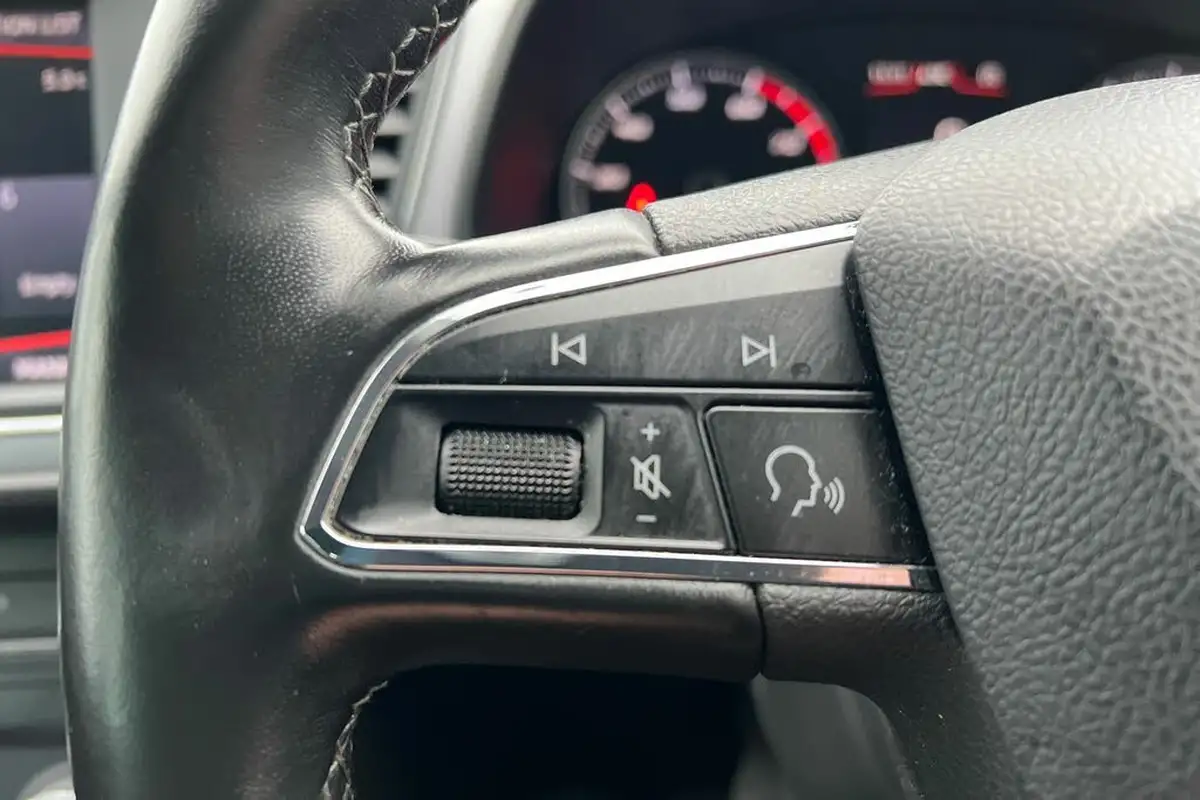 2018-seat-leon-10-tsi-se-dynamic-hatchback-big-26