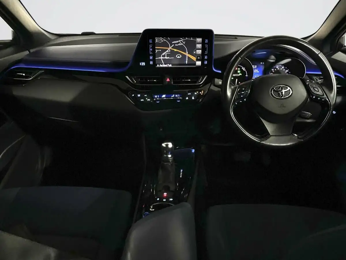2017-toyota-c-hr-18-vvt-i-dynamic-big-2
