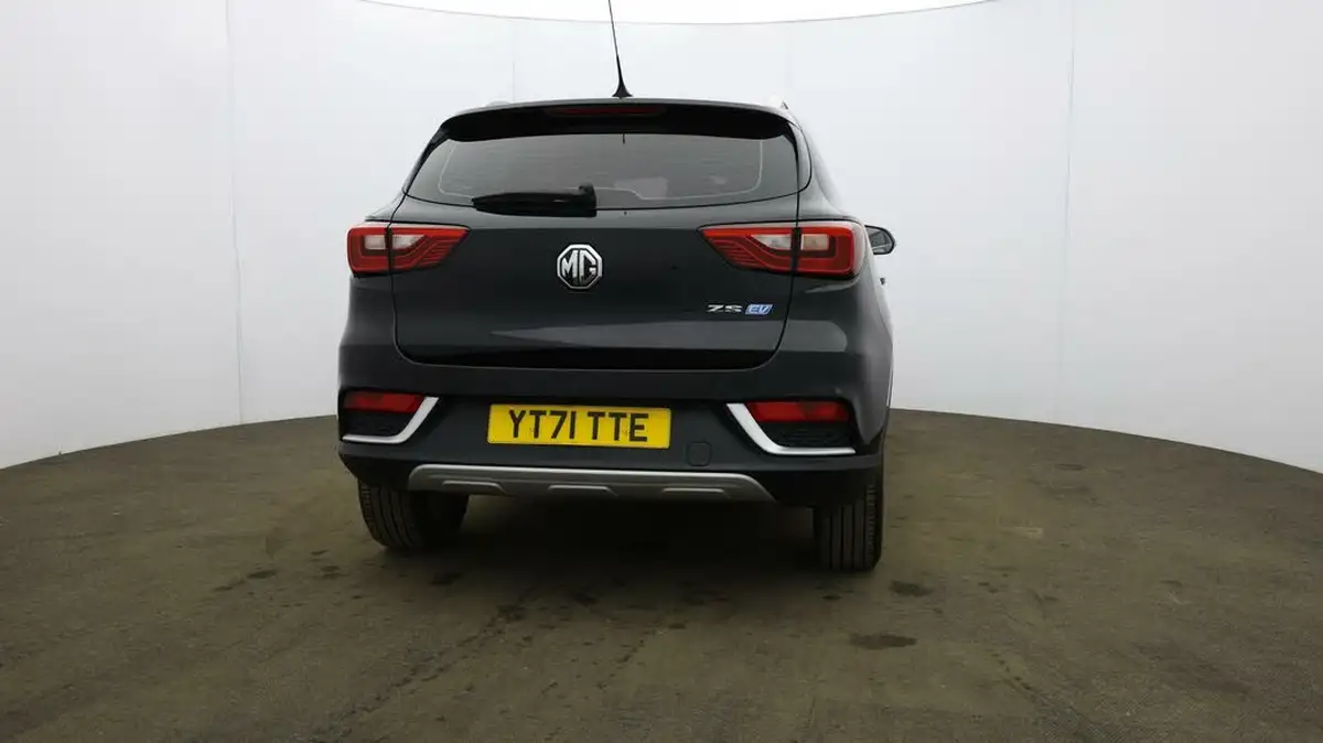 2021-mg-zs-suv-e-exclusive-ev-big-5
