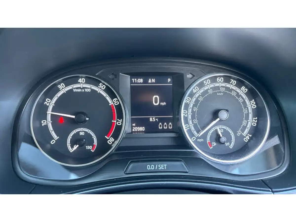 2021-skoda-fabia-10-tsi-se-drive-95ps-estate-dsg-big-10