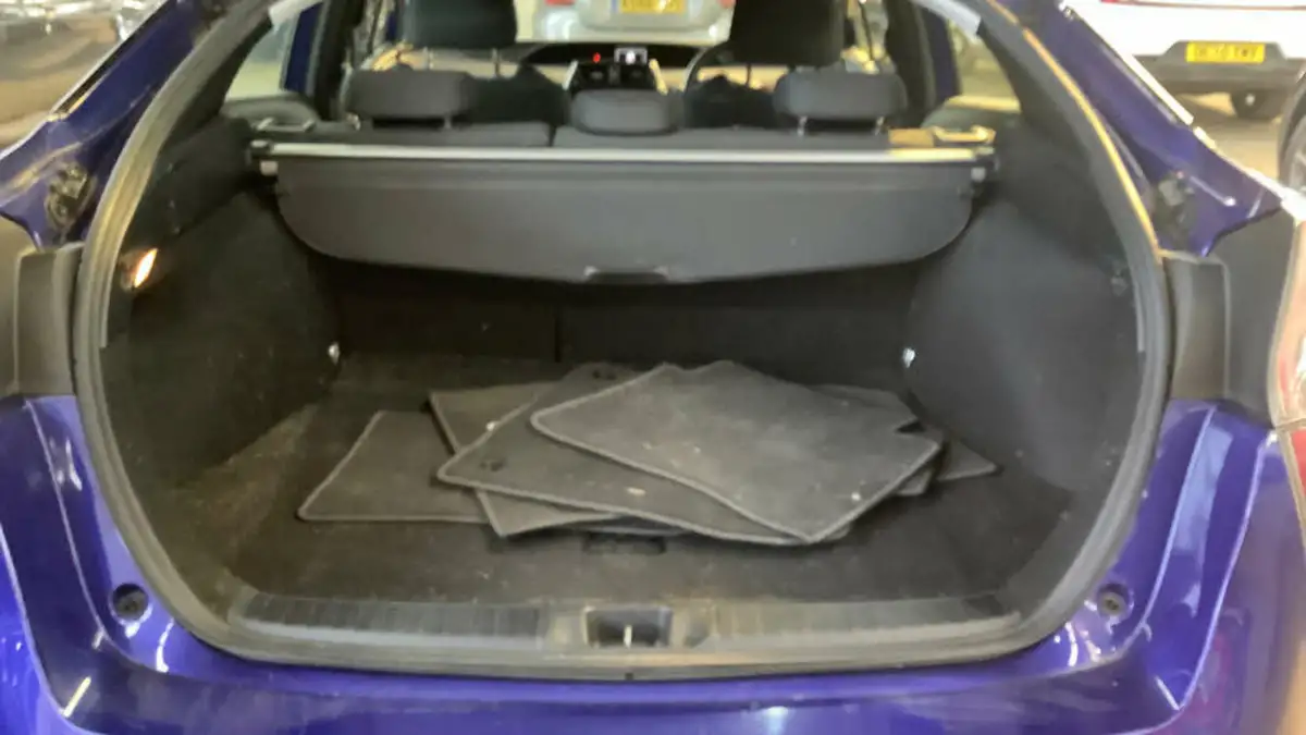 2017-toyota-prius-18-vvt-i-business-edition-plus-15in-wheeltemp-spare-big-4