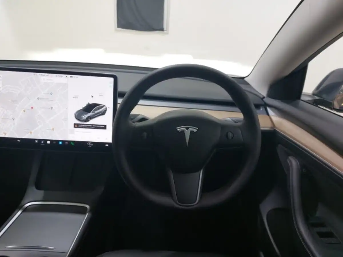 2021-tesla-model-3-e-long-range-awd-big-6