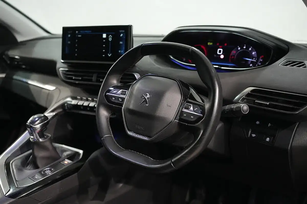 2021-peugeot-3008-suv-12-puretech-allure-premium-big-46