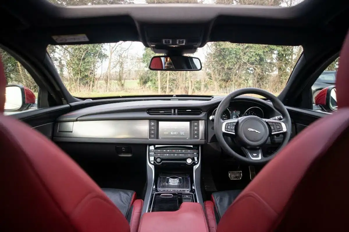 2016-jaguar-xf-30-s-big-2