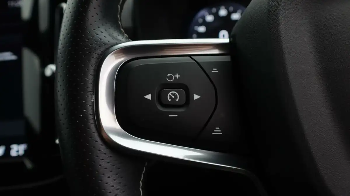 2021-volvo-xc40-15-t3-r-design-pro-161bhp-auto-big-23