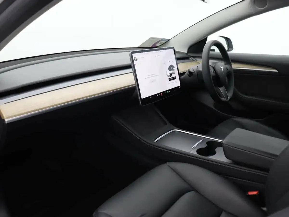 2021-tesla-model-3-e-performance-awd-big-7