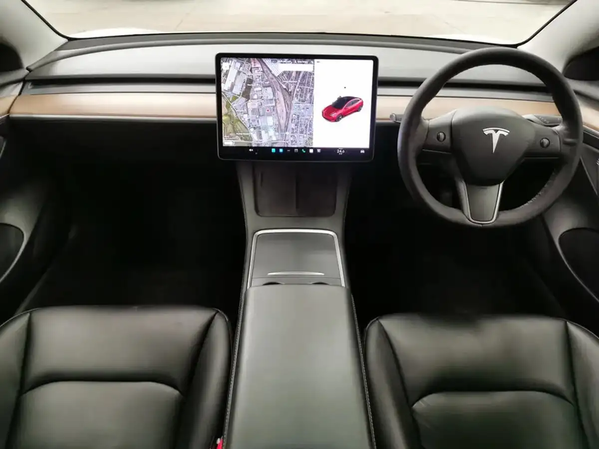 2021-tesla-model-3-e-long-range-4x4-big-1