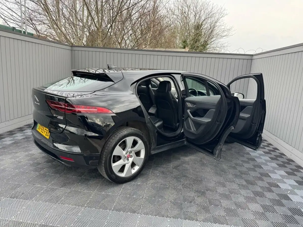 2019-jaguar-i-pace-ev400-se-big-35