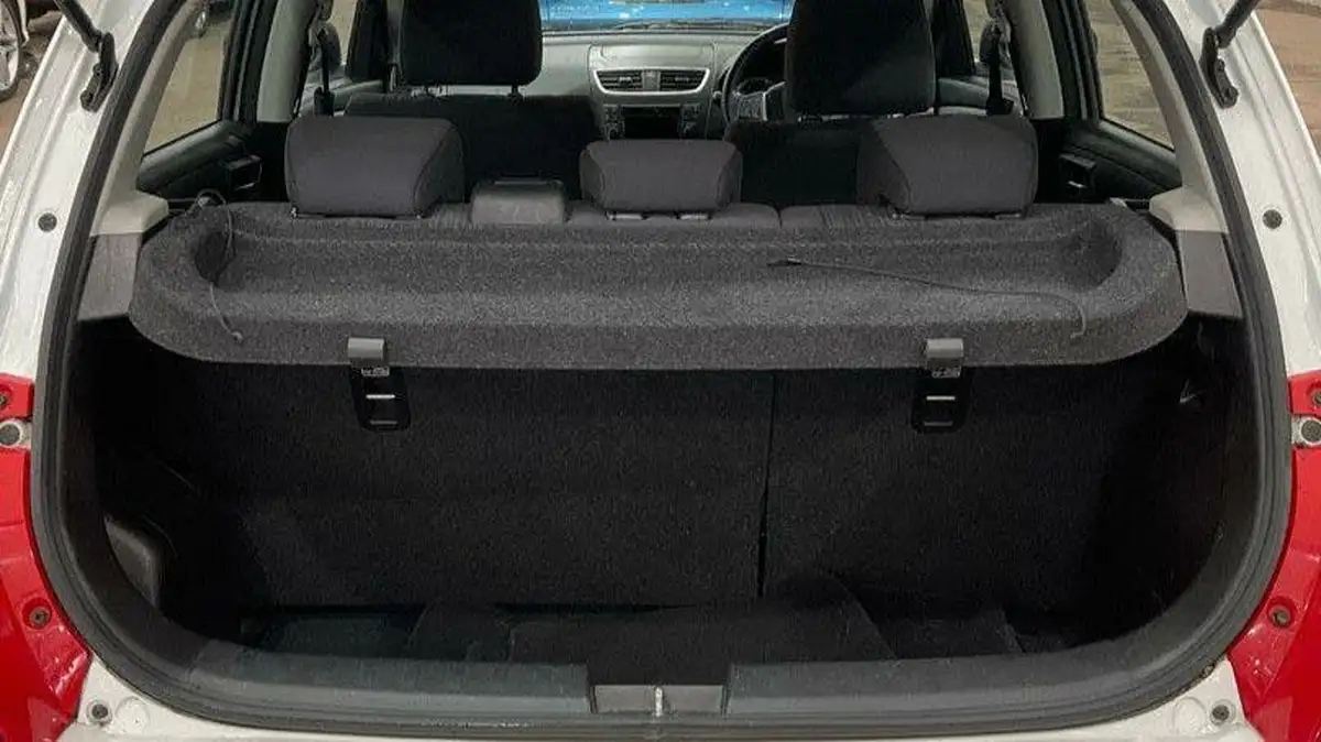 2017-suzuki-swift-12-sz2-5d-big-10