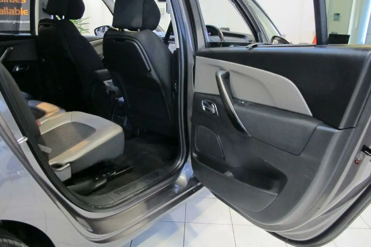 2019-citroen-grand-c4-spacetourer-12-puretech-flair-big-31