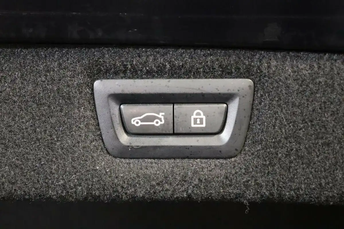 2019-bmw-8-series-30-840i-coupe-2d-big-24