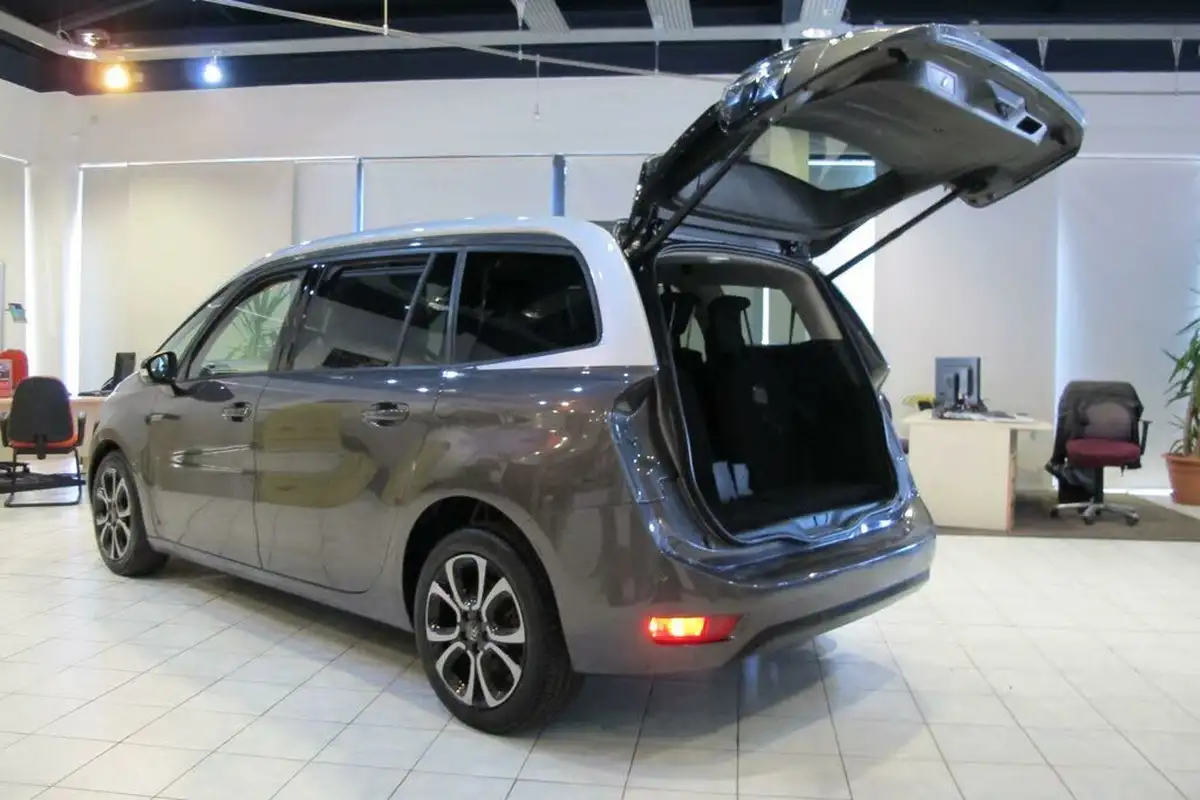 2019-citroen-grand-c4-spacetourer-12-puretech-flair-big-55