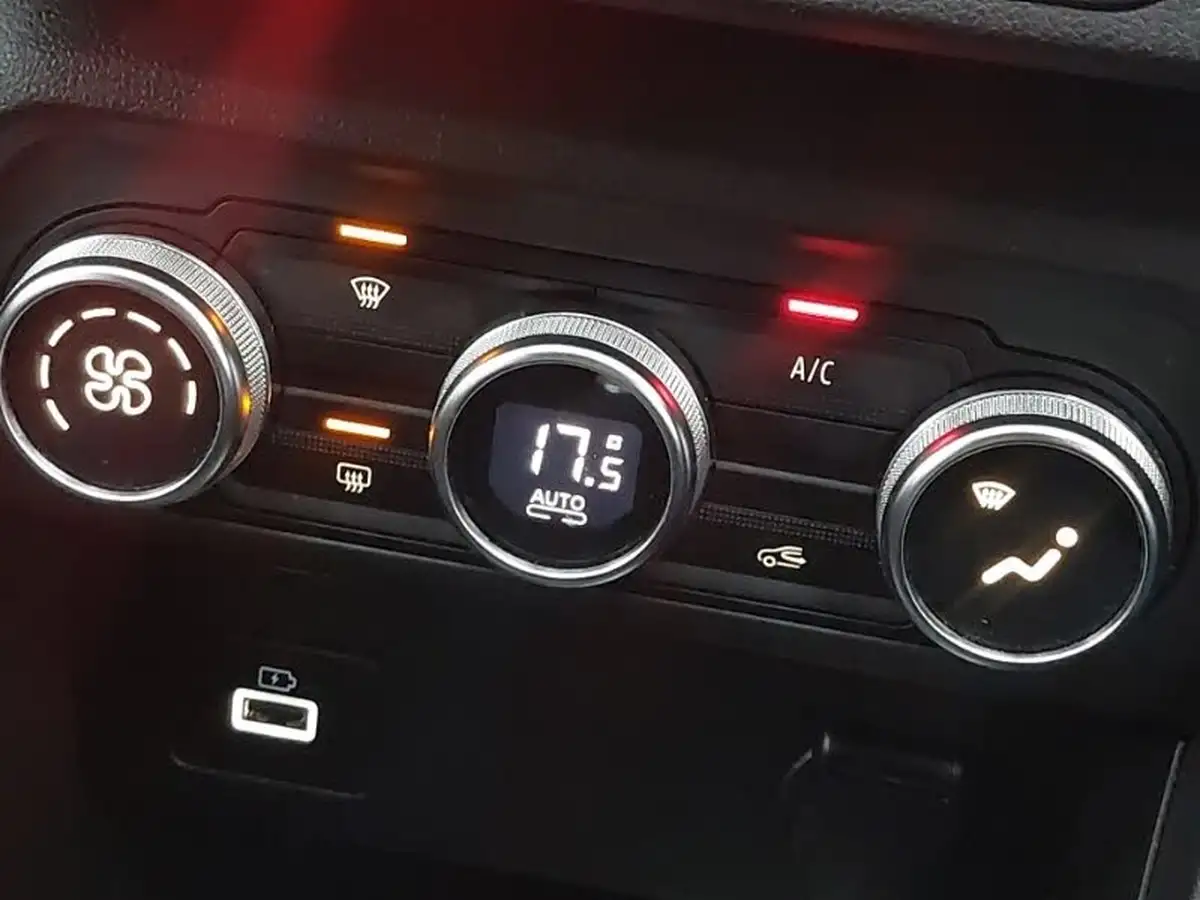 2022-dacia-sandero-stepway-10-tce-prestige-90bhp-big-10