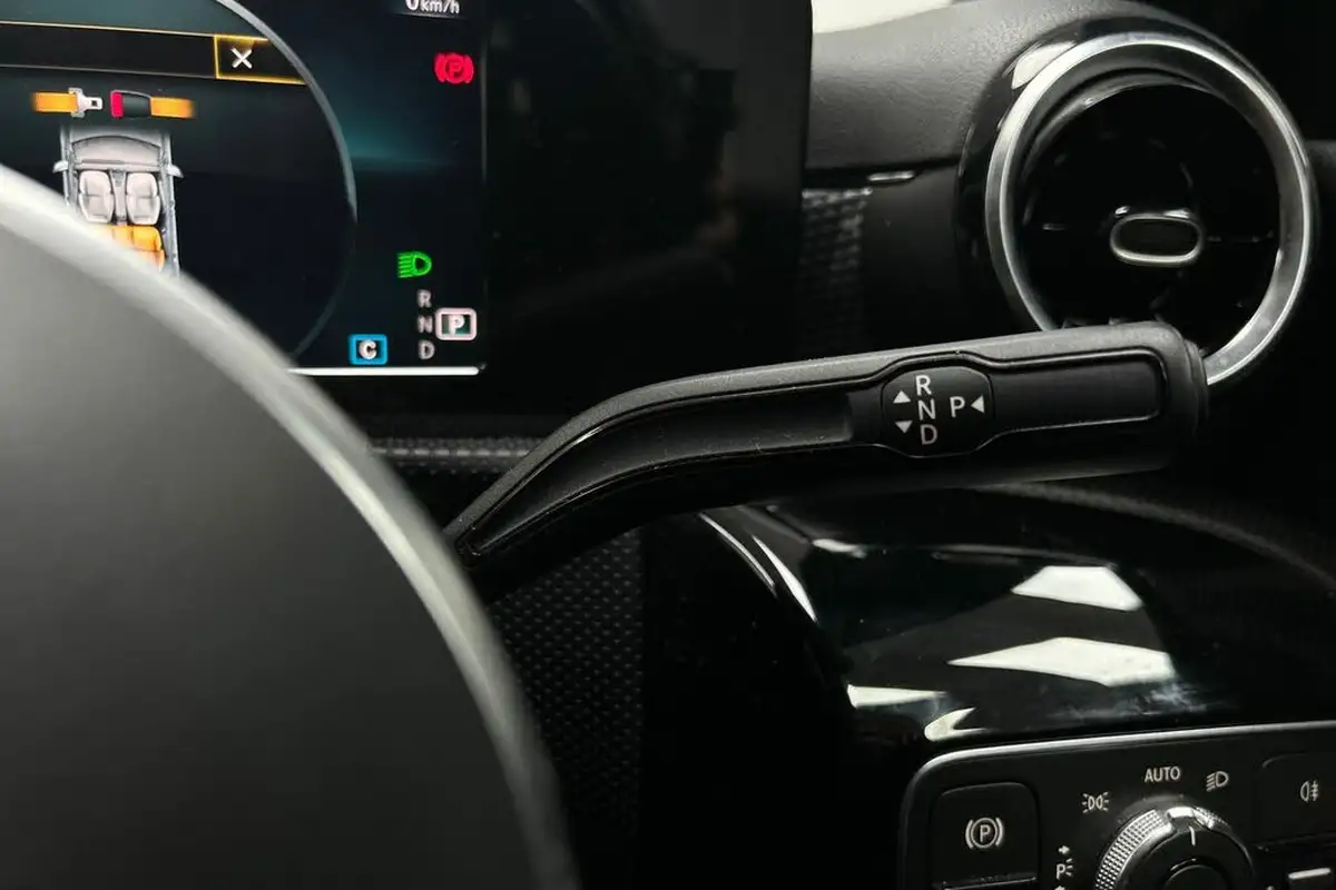 2019-mercedes-benz-a-class-15d-a180d-sport-hatchback-5d-7g-dct-big-18