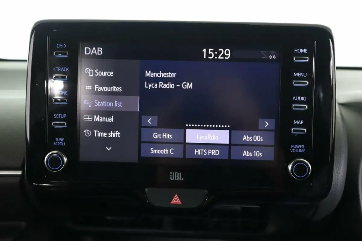 2022-toyota-yaris-15-vvt-i-dynamic-big-30