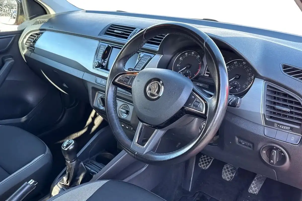 2018-skoda-fabia-10-tsi-colour-edition-ss-big-7
