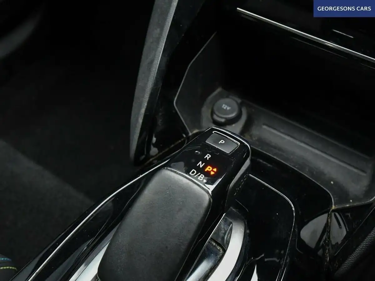 2021-peugeot-2008-suv-e-gt-premium-big-9