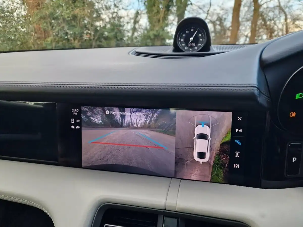 2021-porsche-taycan-e-turbo-performance-battery-plus-big-39