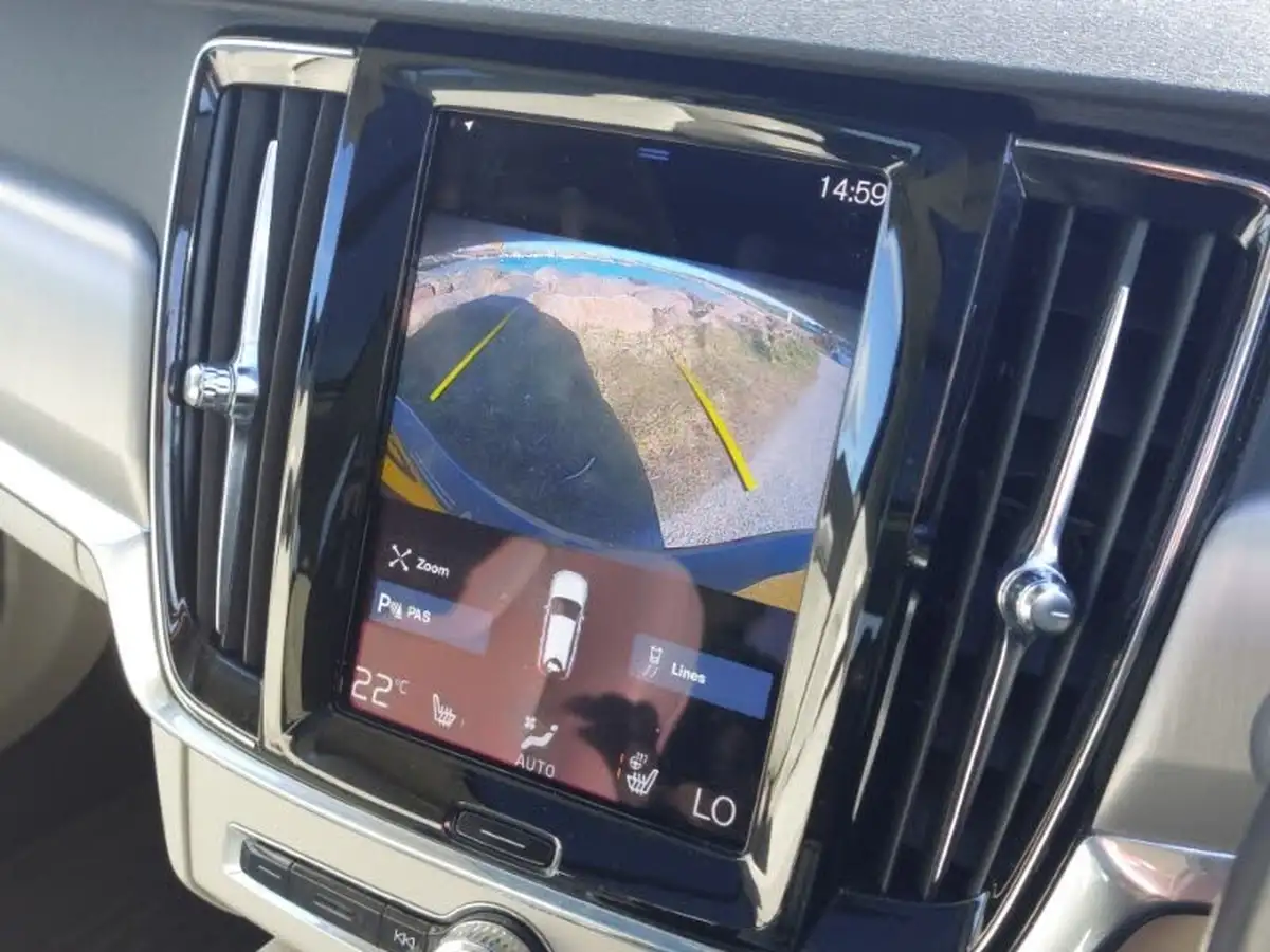 2019-volvo-v90-20td-d4-momentum-plus-big-14