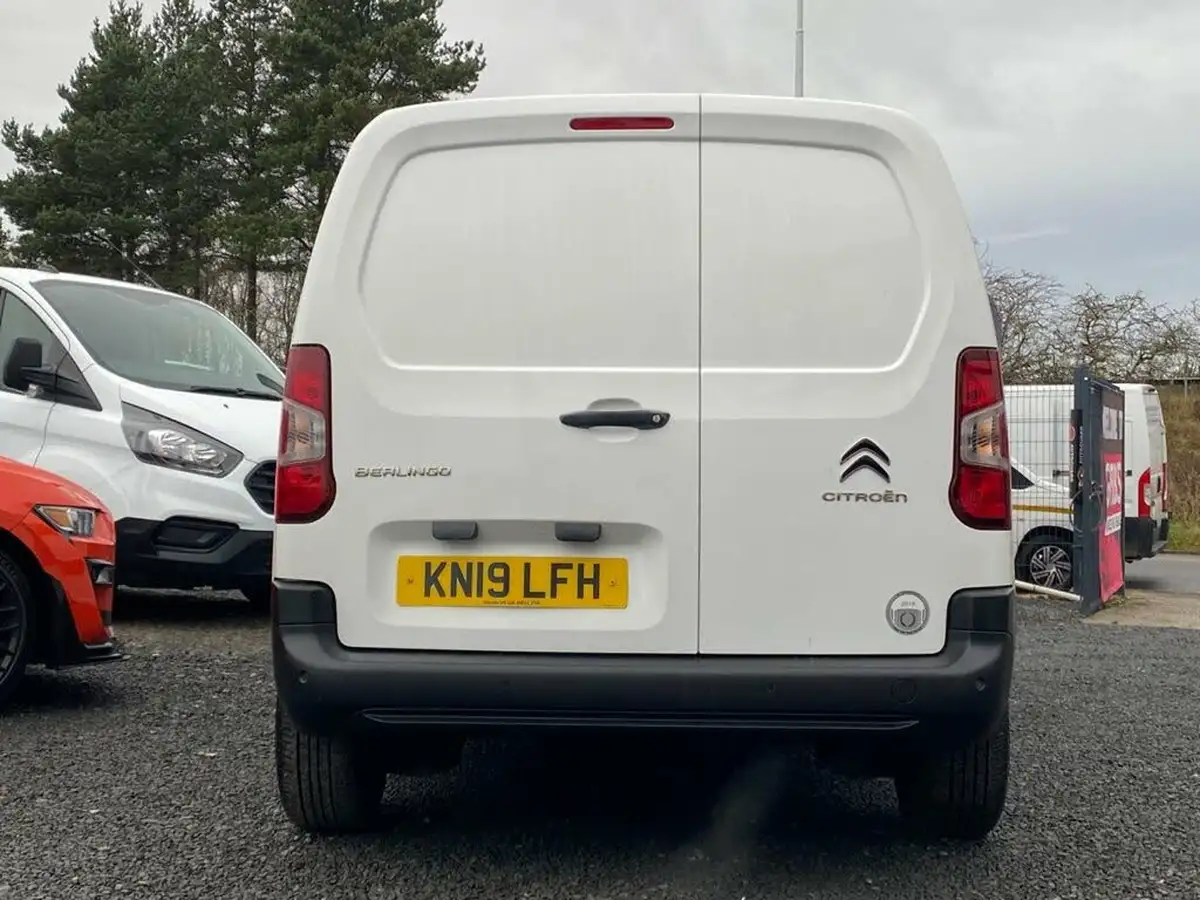 2019-citroen-berlingo-16bluehdi-1000-enterprise-big-6