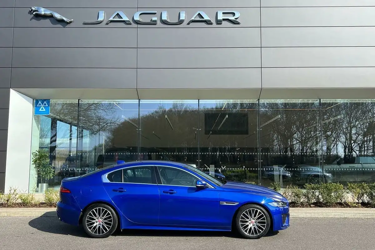 2020-jaguar-xe-20i-r-dynamic-s-250ps-big-1