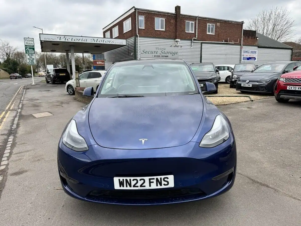 2022-tesla-model-y-e-long-range-big-1