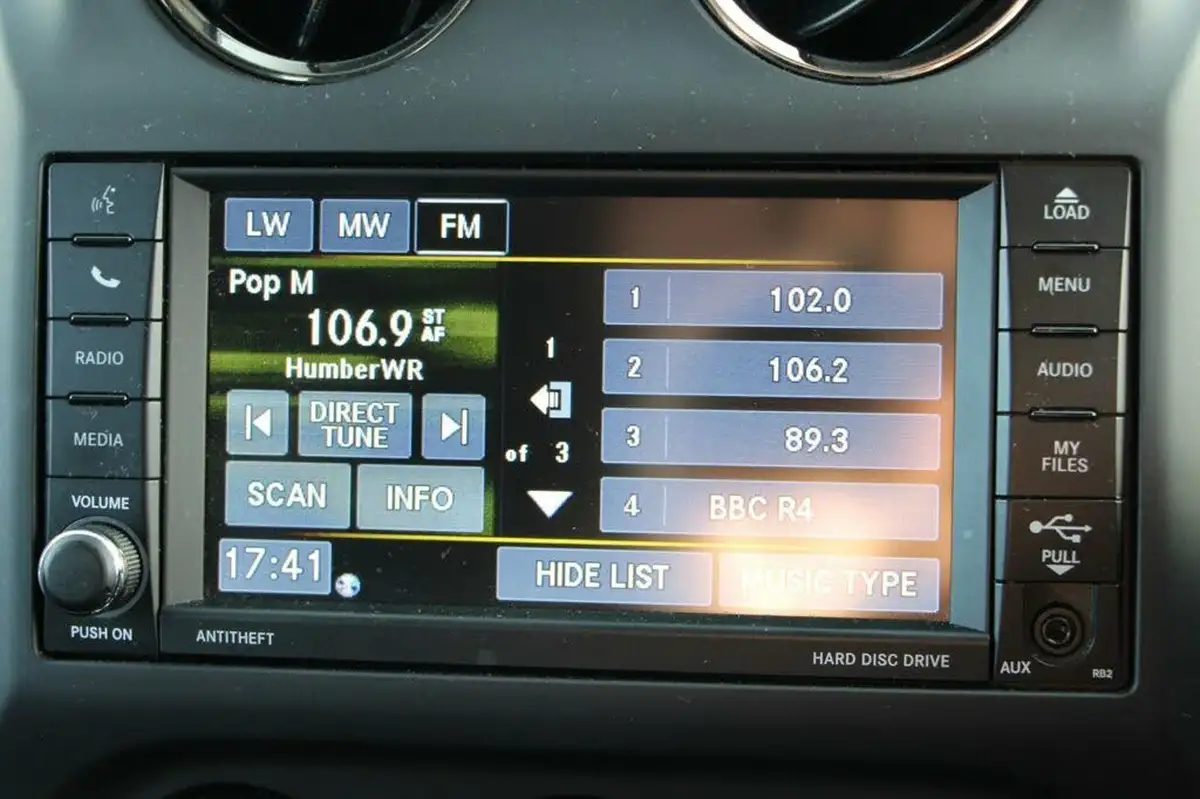 2014-jeep-compass-24-limited-big-21