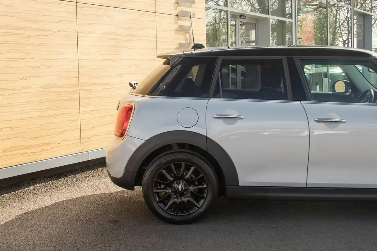 2020-mini-countryman-15-cooper-classic-auto-big-7