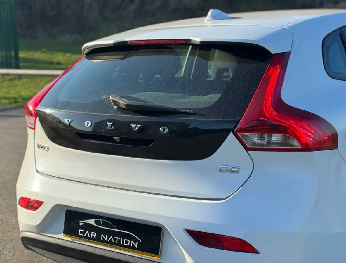 2016-volvo-v40-20td-d2-es-big-16