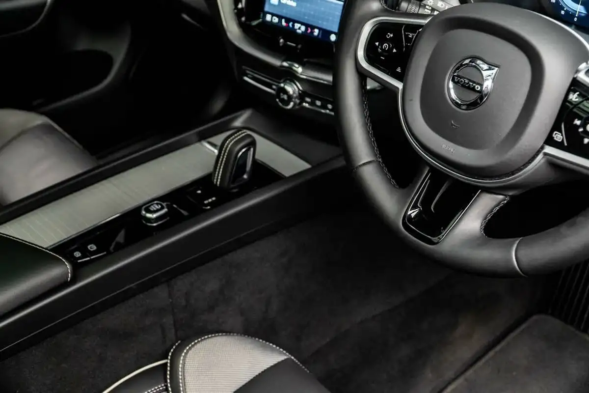 2021-volvo-xc60-20-t8-polestar-engineered-455bhp-big-32