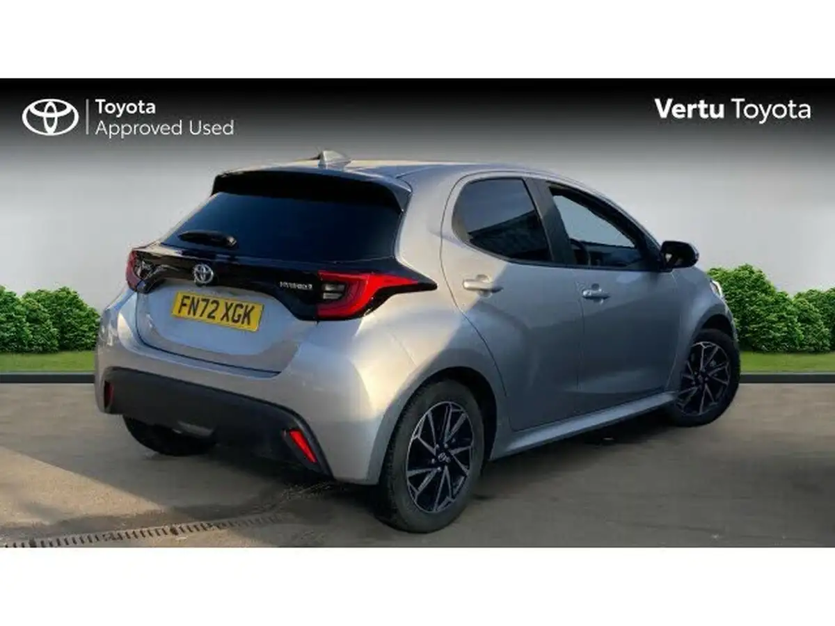 2022-toyota-yaris-15-vvt-i-design-big-1