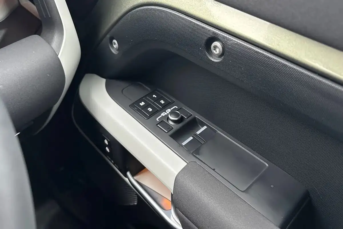 2023-land-rover-90-defender-30-d250-x-dynamic-se-big-33