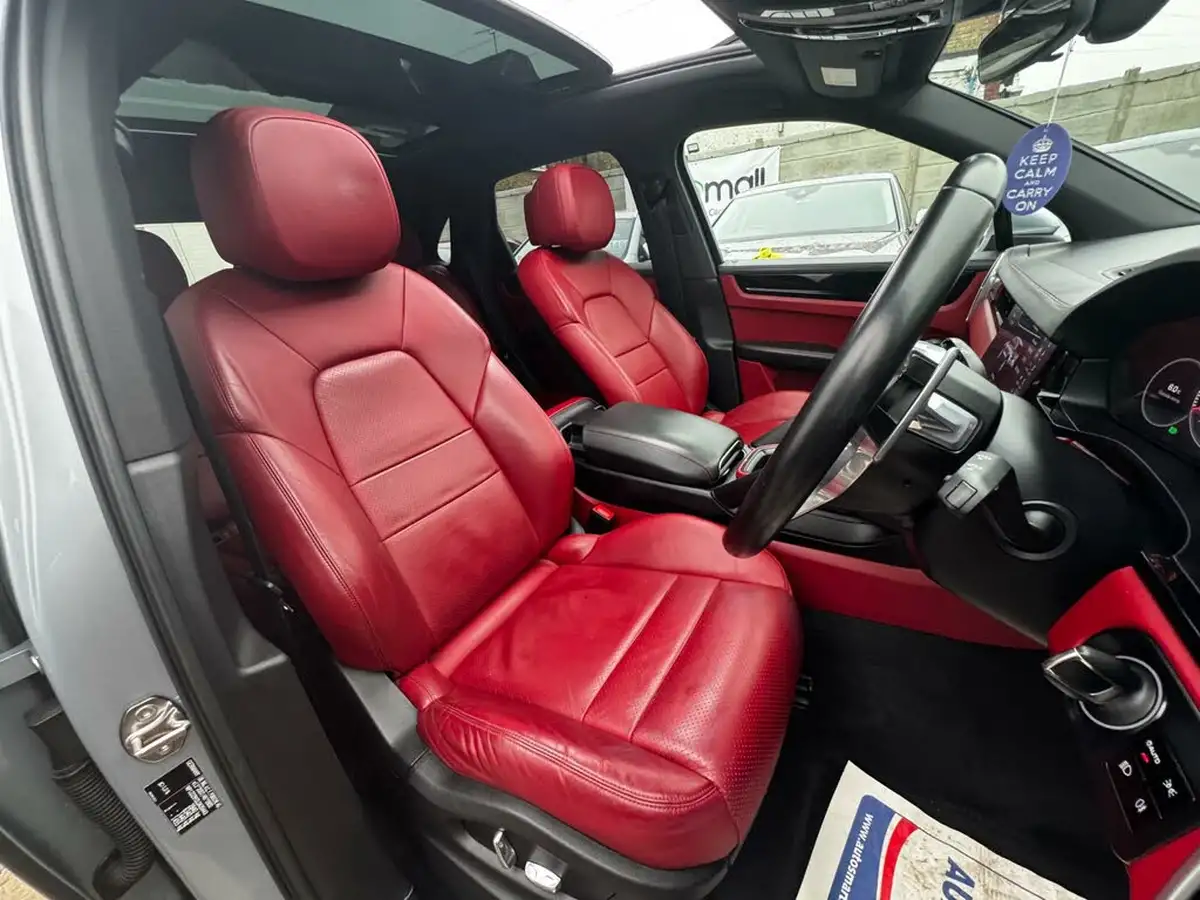 2019-porsche-cayenne-30-v6-s-big-32