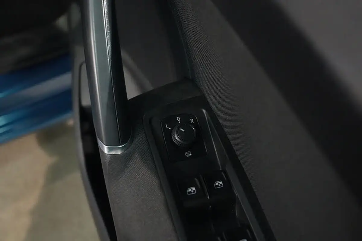 2018-volkswagen-touran-16tdi-se-family-big-33