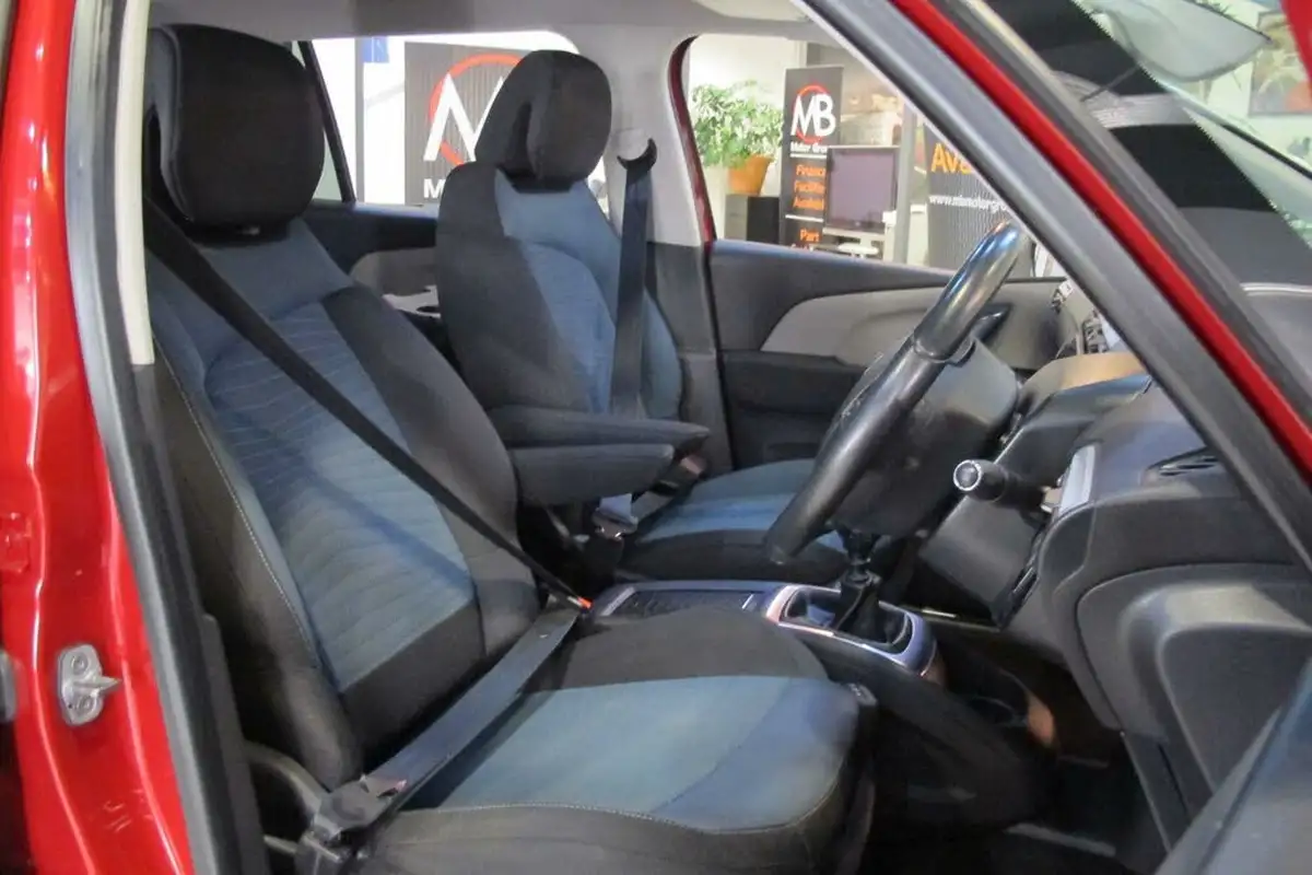 2019-citroen-grand-c4-spacetourer-12-puretech-feel-big-19