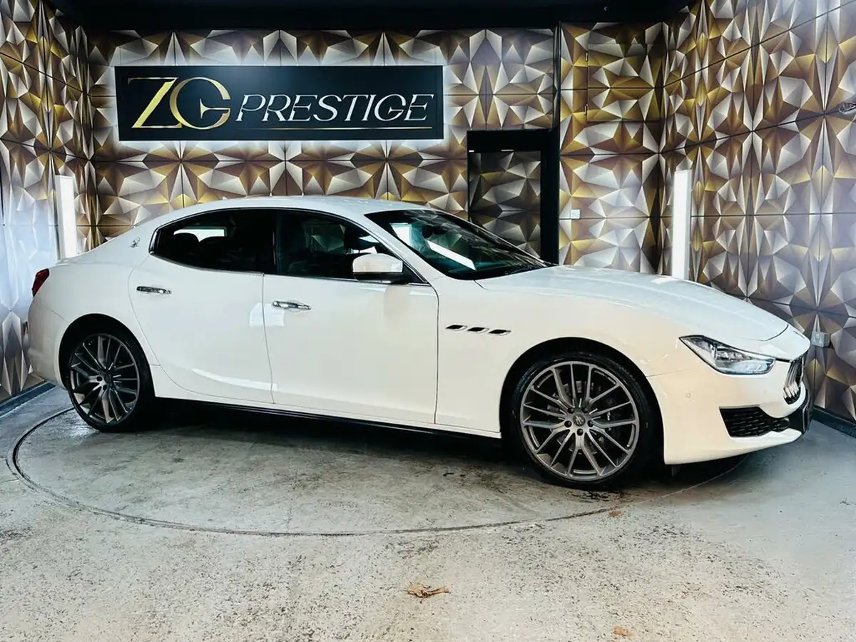 2019-maserati-ghibli-30-big-0