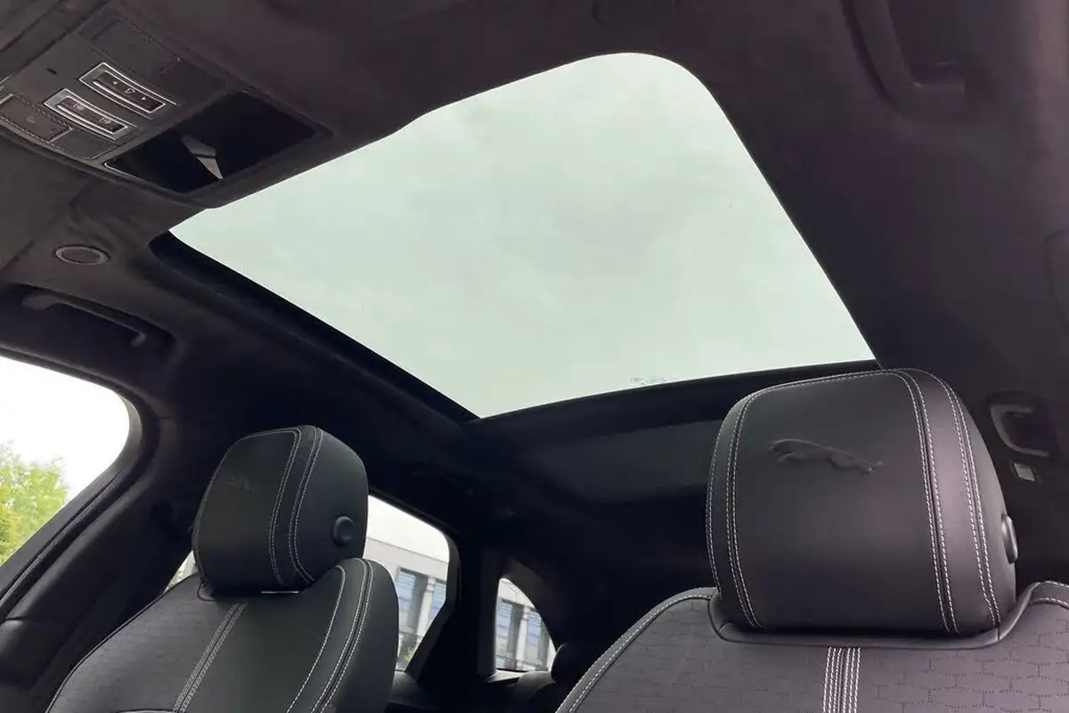 2024-jaguar-f-pace-20-d200-r-dynamic-hse-black-big-28